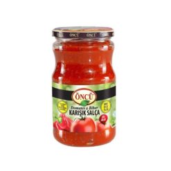 Tomat- og pepperpastablanding bringer smaken av pasta til bordene dine på en praktisk måte. Den tilfører deilig smak til måltider med sine tomatpurévarianter som er mer deilige, mer økonomiske og helt naturlige enn hjemmelagde. Med sin tette konsistens og naturlige innhold skaper den et unikt smaksalternativ til måltider og frokoster. Tomatpuré og tomatpuré bør oppbevares i kalde omgivelser. Den skal ikke utsettes for luft så mye som mulig. Mugg kan forekomme i tomatpuré på grunn av fuktighetsinnholdet. For å forhindre mugg: Tomatpuré bør oppbevares i et kaldt miljø. Den skal ikke utsettes for luft så mye som mulig. Etter å ha åpnet boksen, legg 2 cm tomatpuré på den. Tilsetning av nok vegetabilsk olje og oppbevaring i kjøleskapet forhindrer muggdannelse.