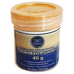 Sandeltre eller Chandan Powder er kjent for sin hudpleie, aroma og kjølende effekt på menneskekroppen. Sandalpulver er en viktig puja-gjenstand. Sandalpasta brukes til å tilbe guddommer, spesielt for å påføre tilak på pannen til hellige avguder. Chandan er en hellig duft som pleide å komme fra formen til Krishnas Herre. Dette er duften man møter på et besøk i templet, en duft man forbinder med hellighet, renhet og positivitet. Sandeltrepulver eller Ashtagandha er integrert i ritualer og seremonier, for å markere religiøse redskaper og for å dekorere gudenes ikoner. I hinduisme og ayurveda antas sandeltre å bringe en nærmere det guddommelige. Dermed er det et av de mest brukte hellige elementene i hinduistiske og vediske samfunn.