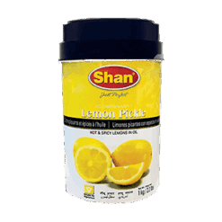 Shan sitronpickle, tilberedt med verdens fineste sitron, marinert og pirket med en rik blanding av krydder, er et eksotisk tilbehør til favorittmåltidene dine.