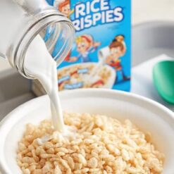 Denne klassiske, deilige snacksen har skapt minner for både barn og foreldre i generasjoner. Start dagen med den tilfredsstillende snappen, knitringen og popet fra Kellogg's Rice Krispies! Denne klassiske frokostblandingen er en deilig og næringsrik måte å starte dagen på, perfekt for både familier og enkeltpersoner.