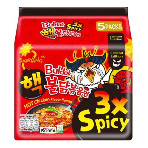 Gjør deg klar til å skru opp varmen med Samyang Buldak Hot Chicken Flavor Ramen - 3x Spicy! Denne 140 g-pakken med Samyang-nudler tar krydret til et helt nytt nivå, og gir en intens og brennende opplevelse som vil tilfredsstille selv de mest eventyrlystne smaksløkene. Samyang er kjent for sine dristige og smakfulle ramen-kreasjoner, og Buldak Hot Chicken Flavour Ramen - 3x Spicy er en enestående.