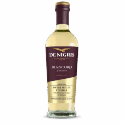 De Nigris sin Biancoro-linje spiller av tradisjonene i Italia for å finne opp et mer praktisk produkt for daglig matlaging. Få all smaken av balsamicoeddik uten den brune fargen.