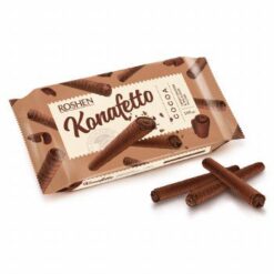 Roshen Cocoa Konafetto er et herlig konfektmesterverk som lover å ta smaksløkene dine på en deilig reise gjennom lag med rik kakaogodhet. Laget med presisjon og lidenskap av den anerkjente Roshen-konfekten, kombinerer denne godbiten den fineste kakaoen, med sprø sjokoladeplater.
