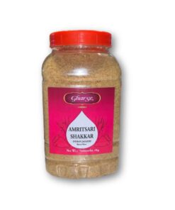 GHAR SE Amritsari Shakkar Jaggery sukker er laget av saft fra sukkerrør og har i tillegg til sukrose flere næringsstoffer som mineraler, jern og fiber.