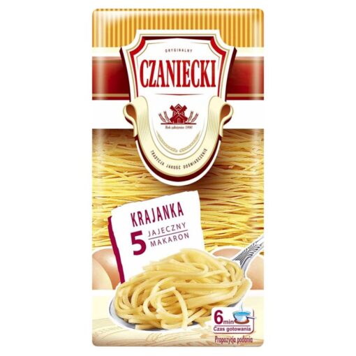 Kan du tenke deg søndag kyllingsuppe uten nudler ? Hvis ikke, sørg for å fylle opp det utmerkede Czaniecki- merket av koteletter ! Trådformet pasta er laget av en kombinasjon av egg og durumhvete , og det er derfor den smaker så godt ! Lagt til favorittsuppen din, vil den garantert bringe tilbake hyggelige barndomsminner .