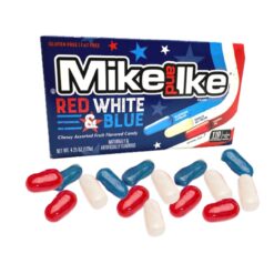 Søt, patriotisk stil med Mike & Ike Red, White og Blue, en festlig blanding av seige godterier som er like velsmakende som de er fargerike. Denne spesialutgaven inneholder en levende blanding av Cherry Pie, Vanilla Ice Cream og Blueberry Cobbler smaker, hver farge representerer en del av det amerikanske flagget. Perfekt for feriesammenkomster som den fjerde juli, minnedagen eller en hvilken som helst feiring der et snev av nasjonal stolthet står på menyen, disse seige godteriene gir en utbrudd av deilig smak med hver bit. Enten du deler med venner på en grillfest, nyter en familiepiknik eller bare unner deg selv, gir Mike & Ike Red, White og Blue en morsom, smakfull vri på festlighetene dine. Feire patriotismen din med en pose med disse herlige godteriene og gjør enhver anledning litt søtere og mer fargerik.