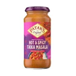 Pataks Tikka Masala hot & spicy 450g er en herlig krydret tomatsaus med hint av sitron og koriander, seiler opp som den mest berømte av alle indiske retter – Nå med skikkelig styrke!