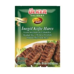 Ülker Bizim İnegöl Meatball Mix er en praktisk krydderblanding som bringer den tradisjonelle İnegöl kjøttbollesmaken til kjøkkenet ditt. Den er enkel å bruke med sin 76 grams pakke og lar deg lage deilige kjøttboller. Takket være den spesielle krydderblandingen balanserer den perfekt konsistensen og aromaen til kjøttbollene dine. Med sin praktiske struktur gjør den raskere måltidstilberedning og gir en rik smak til bordene dine. Ülker Bizim İnegöl Meatball Mix er et utmerket valg for de som ønsker å tilberede restaurantkvalitetskjøttboller hjemme.