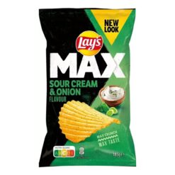 MAX Sour Cream & Onion gir deg den ultimate opplevelsen av kremet rømme og pikant løk i hver bit. Lay's MAX Sour Cream & Onion er skapt for de som ønsker en smakseksplosjon av friskhet og krydder. Hver chips er dyppet i den herlige kombinasjonen som gir deg en balanse av sur rømme og løkens naturlige smak. La Lay's MAX Sour Cream & Onion være din foretrukne snacks når du ønsker å utforske de deilige smakene av sur rømme og løk i en enkelt, sprø bit. Med Lay's MAX Sour Cream & Onion får du ikke bare chips, men en smaksopplevelse som vil gi deg maksimal tilfredsstillelse fra første bit til siste. Lay's MAX Sour Cream & Onion, din kilde til maksimal smak og kremet nytelse i hver crunch.