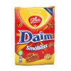 Freia Daim Småbiter - Din favoritt i mindre biter, puttet i en pose, klar til å nytes hvorsomhelst, nårsomhelst! En uimotståelig kombinasjon av sprøtt karamell og knasende mandler, dekket med deilig melkesjokolade.