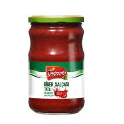 Naturlig paprikapasta oppnås ved å nøye behandle utvalgte paprika dyrket i de solfylte landene i Egeerhavet. Denne unike tomatpureen er tilberedt med tradisjonelle metoder og omsorg, og bringer naturens reneste og deiligste smaker til bordene dine.