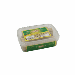 Halva  er en type dessert laget av tahini og sukker  .  Etter å ha åpnet pakken med halva, kan du forhindre at den mister de ønskede egenskapene ved å lukke den godt igjen. Du kan forhindre at den blir knust ved å holde den unna sollys og ikke legge tung belastning på den.