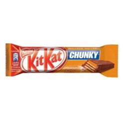 Nestlé Kitkat Chunky Peanut Butter, sjokoladeplate med peanøttsmørkrem Den populære sjokoladeklassikeren trollbinder både store og små og får hjertene til alle peanøttelskere til å slå raskere. Vår crunchy sjokolade gleder med en unik kombinasjon av skånsomt smeltende melkesjokolade, crunchy wafer og kremet nøttekrem. Denne perfekte balansen mellom knasende og ømt smaker godt og er perfekt for de mellom sultepiene.