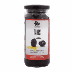 Natural Brine er et produkt som oppnås ved å redusere saltinnholdet i svarte oliven. De som tar hensyn til saltforbruket og liker en mindre salt smak, kan konsumere dette produktet så mye de trenger og lagre det enkelt i den lettåpnede, praktiske emballasjen. Du kan velge i henhold til forbruksraten