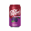 Dr Pepper slår hardt med sin nye permanente smak: Blackberry. En dristig blanding av Dr Peppers ikoniske krydret-søte base og den fruktige sødmen fra modne bjørnebær. Resultatet er en rik, lett syrlig og ultraforfriskende brus.