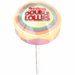 Swizzels Mega Double Lollies er superdeilige og store dextrosklubber som består av to forskjellige lag med ulike smaker og farger. Smakskombinasjonene varierer - ananas, sitron, appelsin, lime og kirsebær - hvilken er din favorittkombinasjon?