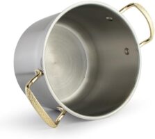 Denne romslige gryten på 8 liter er ideell for tilberedning av store porsjoner couscous eller andre store retter. Den er designet for å fungere godt på induksjonstopper og gir stor fleksibilitet på kjøkkenet.