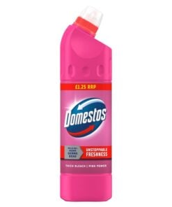 Domestos Pink Power Thick Bleach rengjør og desinfiserer overflater rundt hjemmet ditt Domestos-blekemiddel er ustoppelig i kampen mot bakterier og eliminerer 99,99 % av bakterier og virus*.