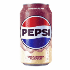 Pepsi Cream Soda kombinerer den klassiske Pepsi-smaken med en fyldig og søt kremet vaniljetone. Pepsi Cream Soda gir et mykere preg enn vanlig cola, og skiller seg ut med sin unike smak. Med Pepsi Cream Soda får du en spennende vri som passer perfekt for deg som liker brus med litt mer karakter.