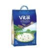 Forvandle risrettene dine med Vital Basmati Steamris Laget gjennom en unik prosess med bløtlegging, damping og tørking før maling. Dette resulterer i fastere, mer separate korn som er perfekte for luftige biryani-, zarda- og pulao-retter.