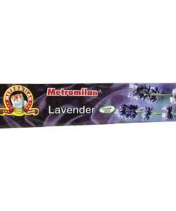 METRO Røkelse Lavender Agarbatti er en blanding av treaktige, muskaktige ingredienser som beskriver en varm, pudrete og søt duft.